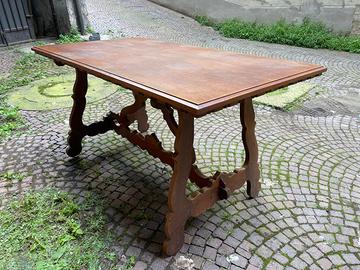 Tavolo rustico in legno