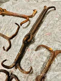 Antichi ganci del 1800