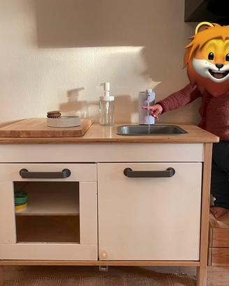 Cucina Ikea hack Montessori con rubinetto
