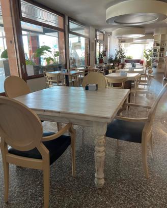 tavolo quadrato in legno, artigianale