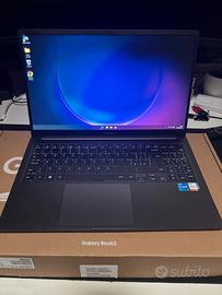 Samsung Galaxy Book3 15" i5-1335U 16GB RAM 1TB SSD