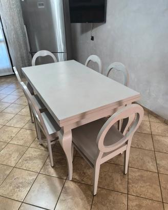 tavolo in legno allungabile più 6 sedie più lampad