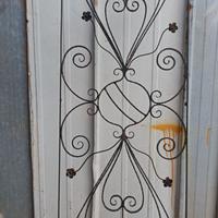 Inferiata per finestra in ferro battuto