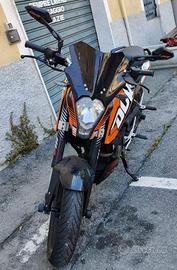 KTM DUKE 200 ANNO 2014 PREZZO 1650€