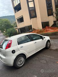 una fiat grande punto 1400cc, benzina e gpl