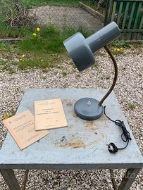 Lampada da tavolo flexo