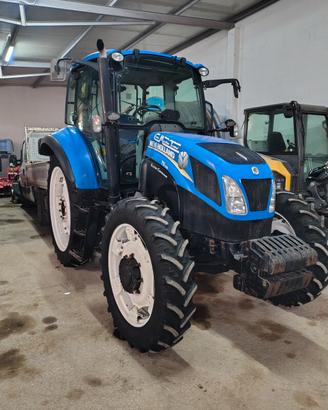 Trattore New Holland T5 Electro Command 