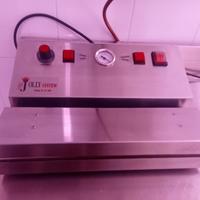 macchina confezionatrice sottovuoto