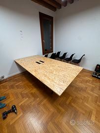 Tavolo riunioni di design