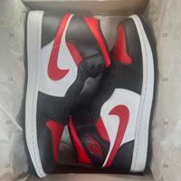 Nike Jordan 1 mid 44.5 Eu