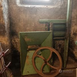 Pigiatrice con mastellone