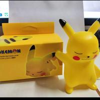 Pokemon Luce Notturna + Box Pikachu Versione 2
