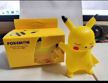Pokemon Luce Notturna + Box Pikachu Versione 2