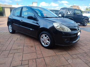Clio 1.2  5 porte Le Iene 