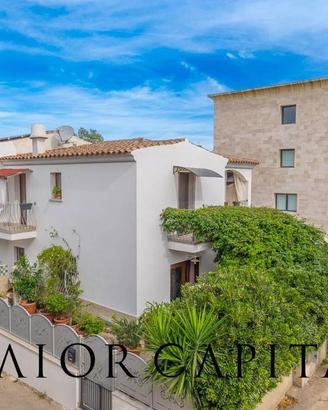 San Teodoro | Villa bifamiliare in posizione centr