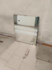 specchio 75 x 90 con supporto in legno 4