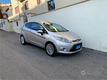 FORD FIESTA GPL/BENZ. 2010