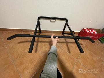 Attrezzo per trazioni