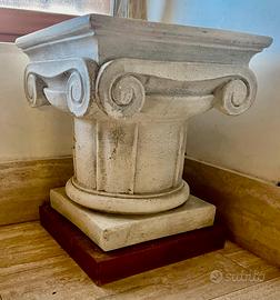 Capitello Ionico decorativo in stile classico