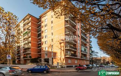 AMPIO BILOCALE ALL'ULTIMO PIANO CON POSSIBILITA' B