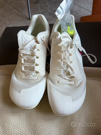 Scarpe da corsa atletica con chiodi