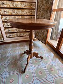 Tavolino tondo in legno massello