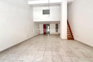 Locale commerciale con possibilità cambio destinaz