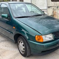 VOLKSWAGEN POLO per ricambi usati