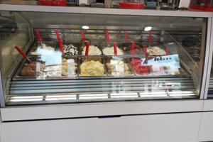 Gelateria pasticceria attivita' ventennale