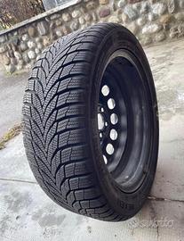 4 Gomme Nexen invernali - 215/45R16 90V