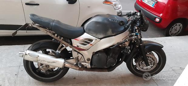 Suzuki RF 900