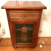 Mobile in legno e vetro cattedrale