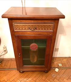 Mobile in legno e vetro cattedrale