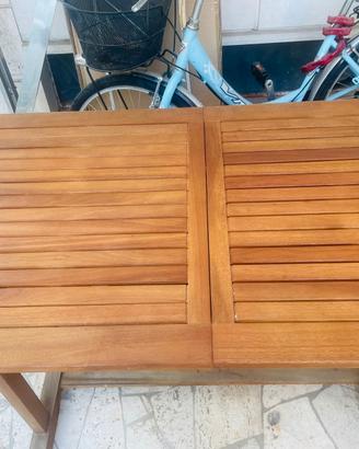 Tavolo da giardino completamente di legno