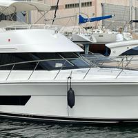 Riviera 43 flybridge