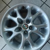 cerchi in lega Alfa Romeo da 15"