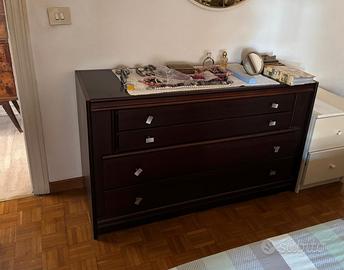 Set Camera da Letto in Legno Scuro