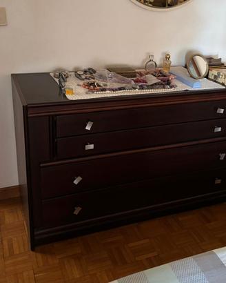 Set Camera da Letto in Legno Scuro