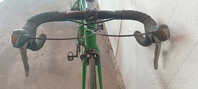 bicicletta  corsa telaio l carbonio