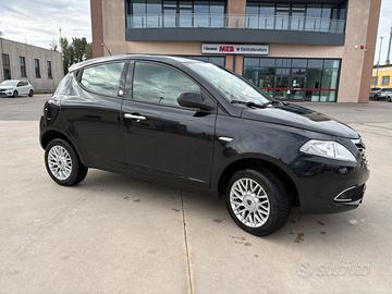 Lancia ypsilon neopatentati 