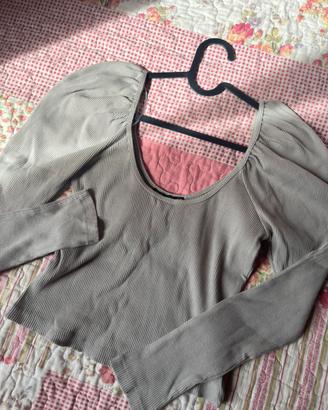 Top Zara a maniche lunghe a costa