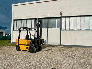 carrello elevatore diesel ,muletto OM diesel 25 q