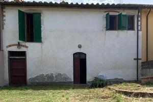 Rustico / Casale di 180 m² con più di 5 locali a M