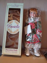 Bambole "Porcelain Doll" 40 cm originali