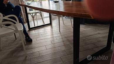 Tavolo in legno massello quercia