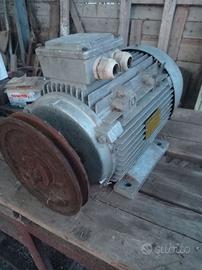 Motore elettrico trifase seipee