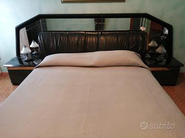 LETTO MATRIMONIALE CON COMODINI
