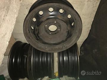 Cerchi metallo da 15" per Citroen e Peugeot