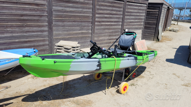 Kayak da pesca a pedali ed elica con motore elettr usato  Rimini