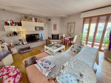 Villa di 360 m² con più di 5 locali e box auto dop